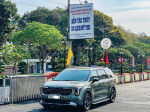 thuê xe carnival đi mỹ tho